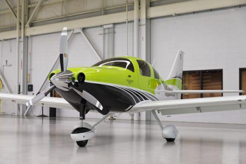 Explorer飞机公司开发全复合材料单发轻型多用途飞机