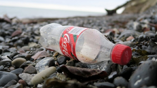 可口可乐承诺2030年可重复使用包装占比达25%