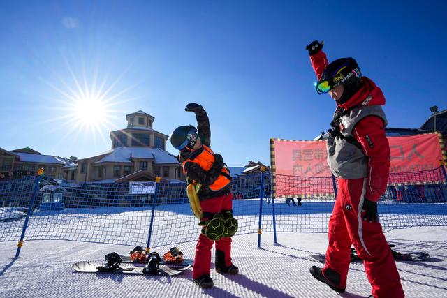 冬奥冰雪赛事带动经济发展热潮